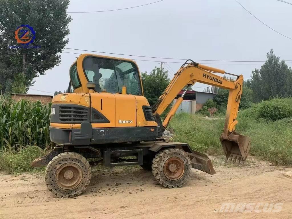 Hyundai 60 W Bagri na kolesih