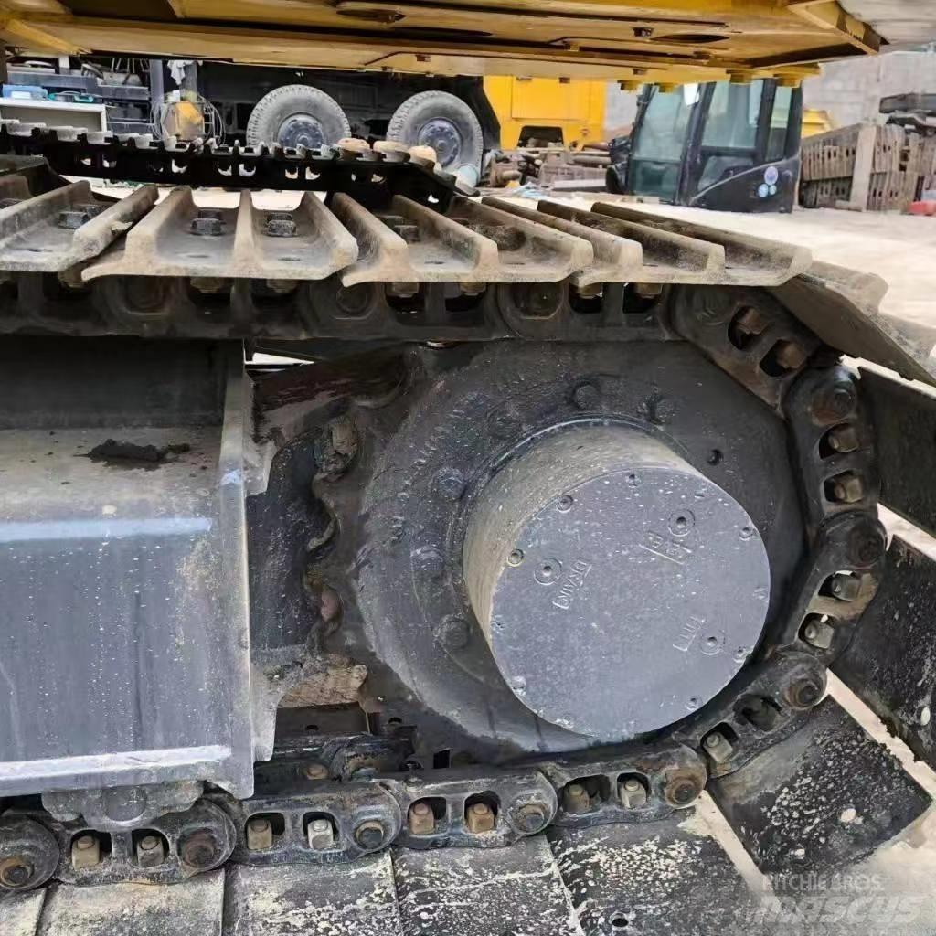 Komatsu PC 60 Bagri goseničarji