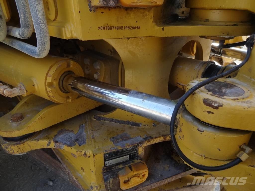 CAT 740 Zglobni demperji