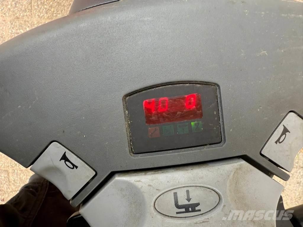 BT SWE200D Ročni električni viličar
