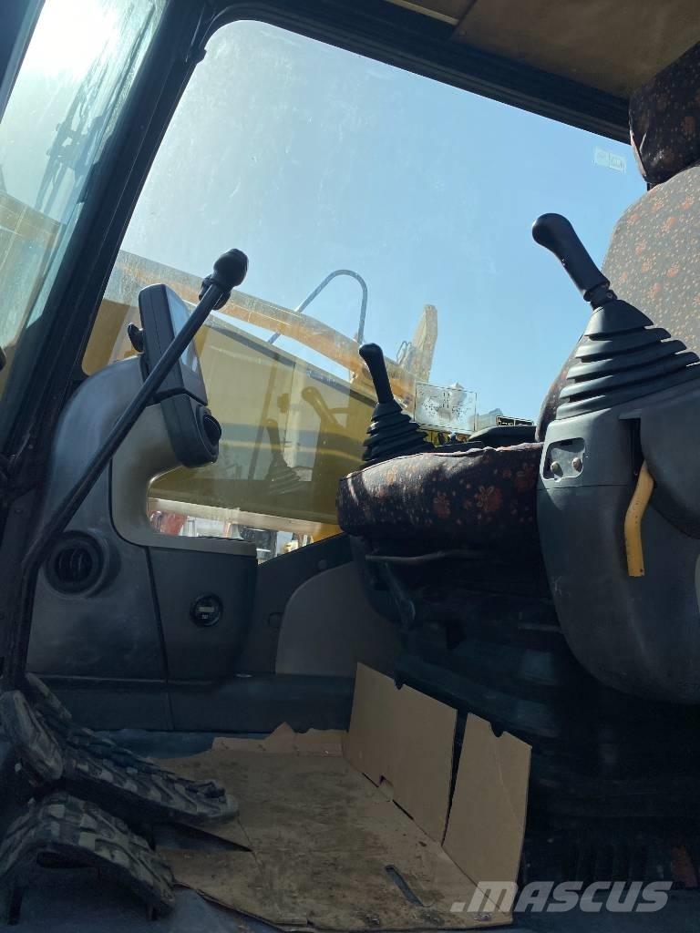 CAT 326D2L Bagri goseničarji