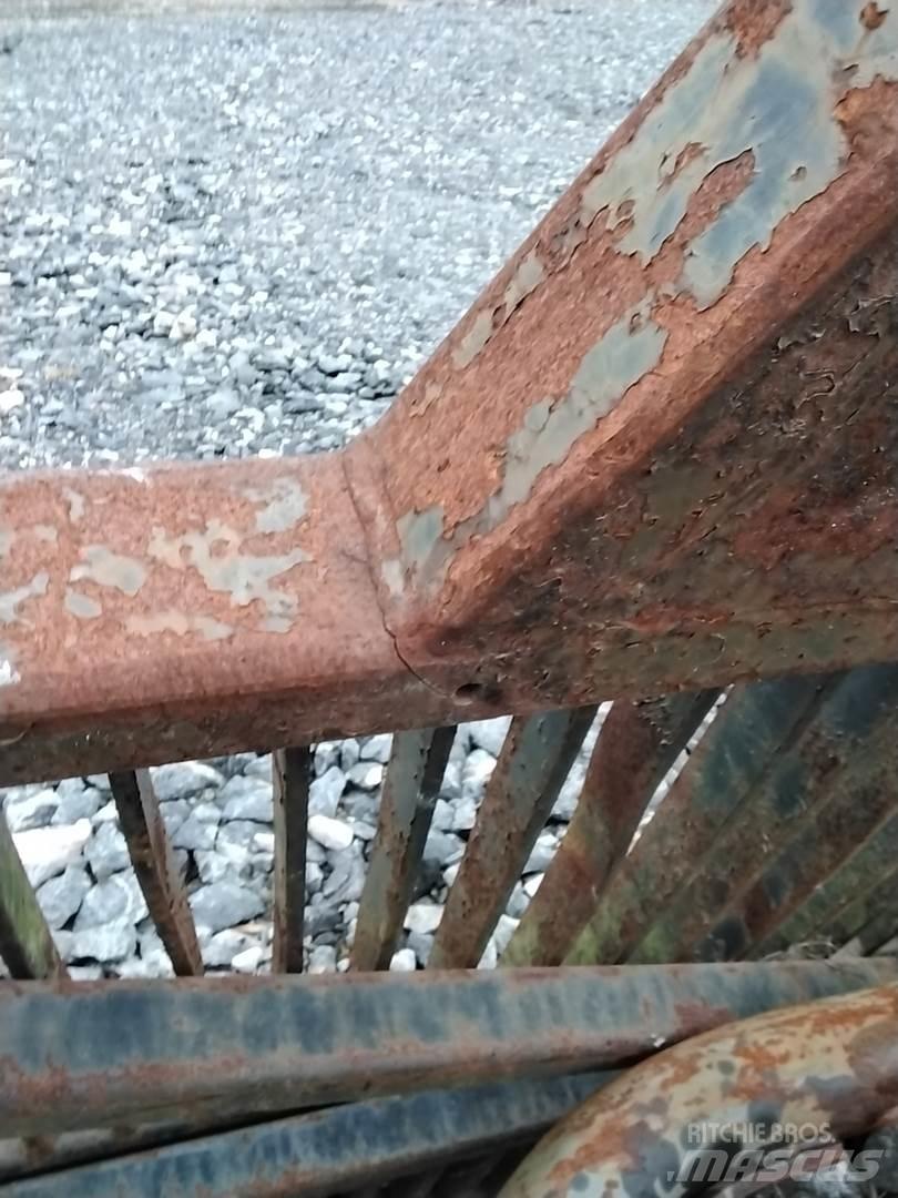 Valmet 860 Druge komponente
