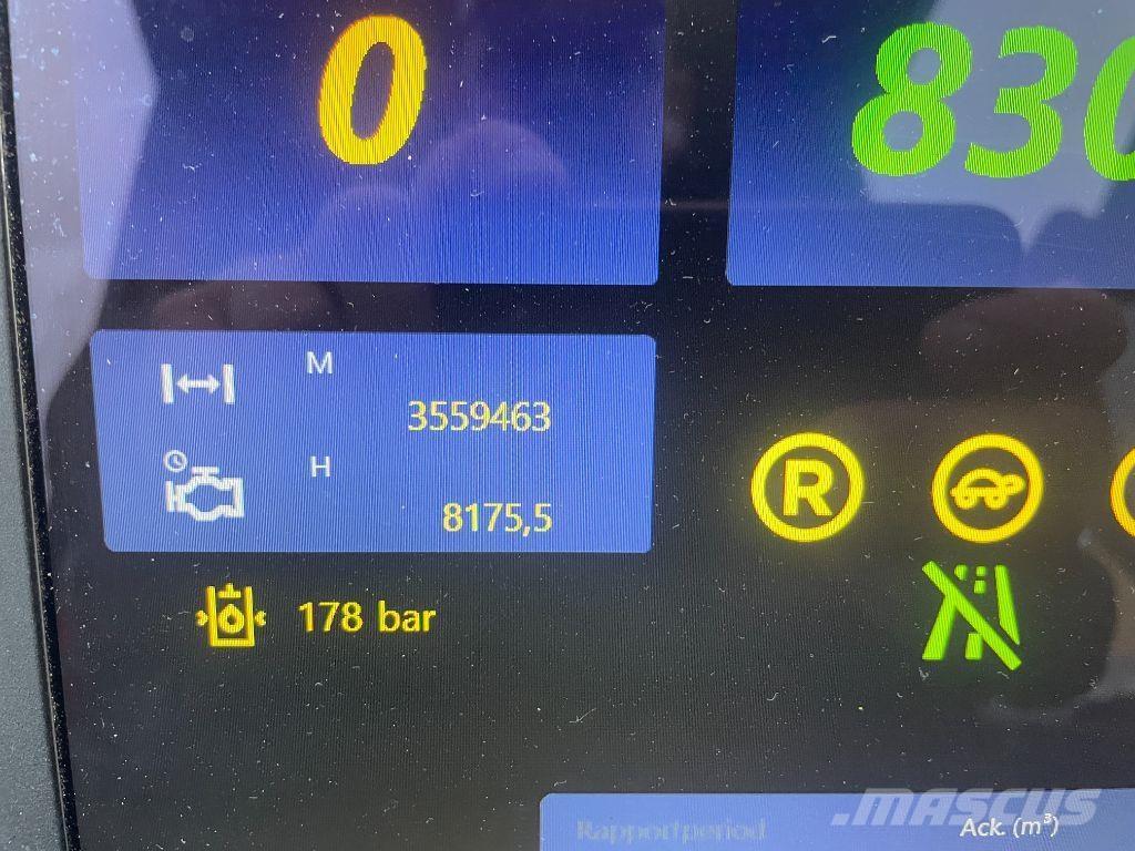 Komatsu 951 Harvesterji