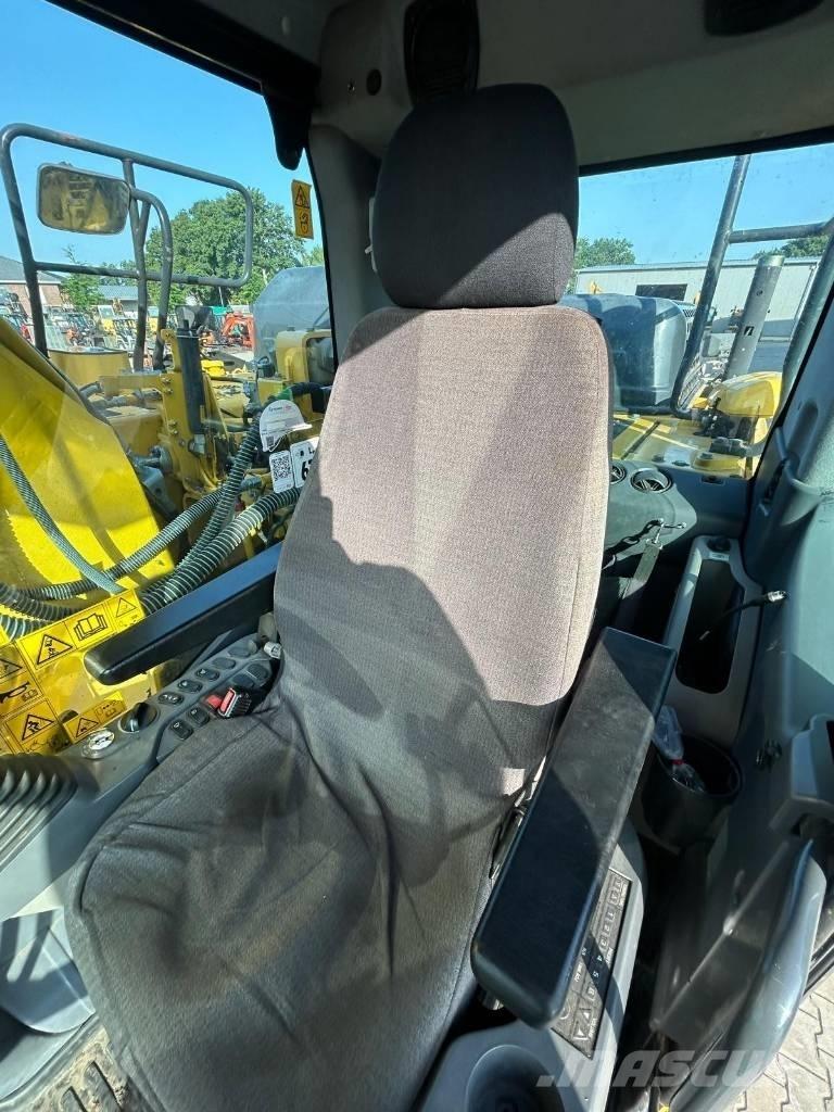 Komatsu PC 210 LC-11 Bagri goseničarji