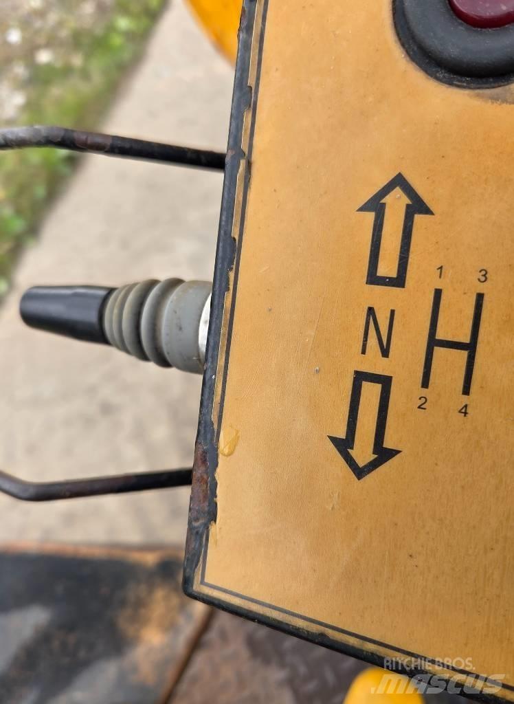 JCB 6 TST Ne cestni demperji