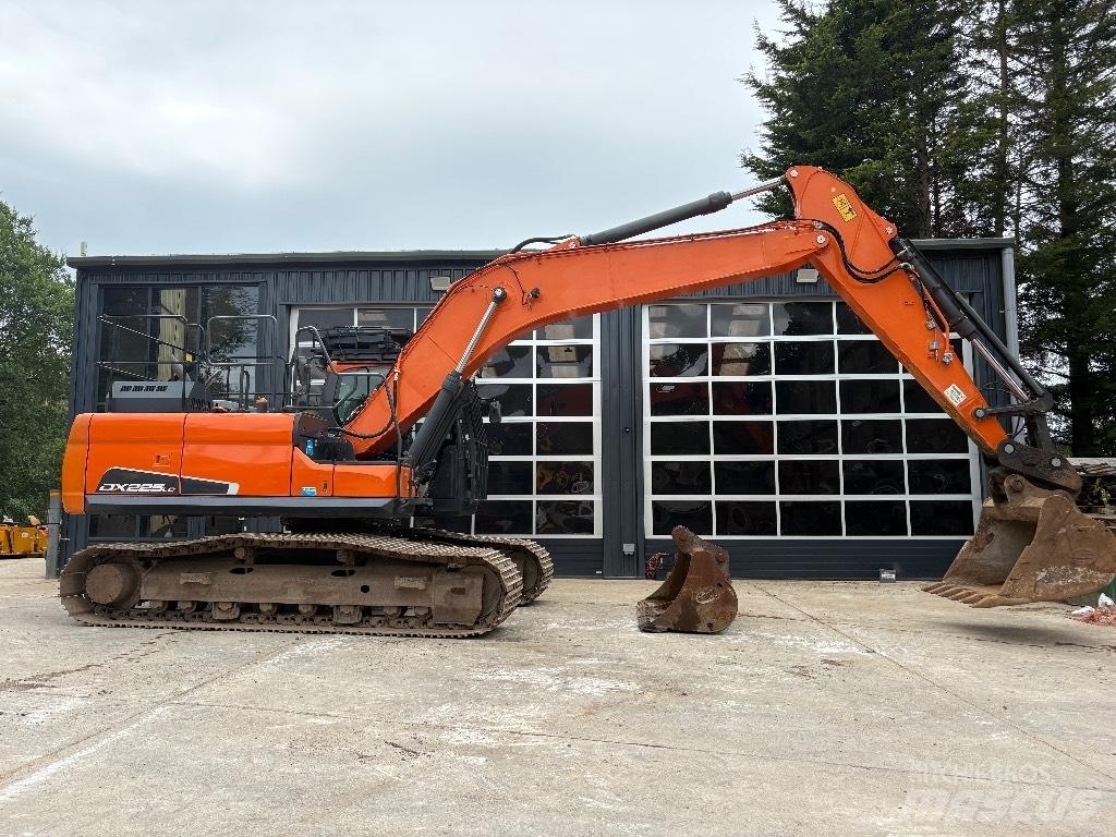 Doosan DX 225 LC-5 Bagri goseničarji