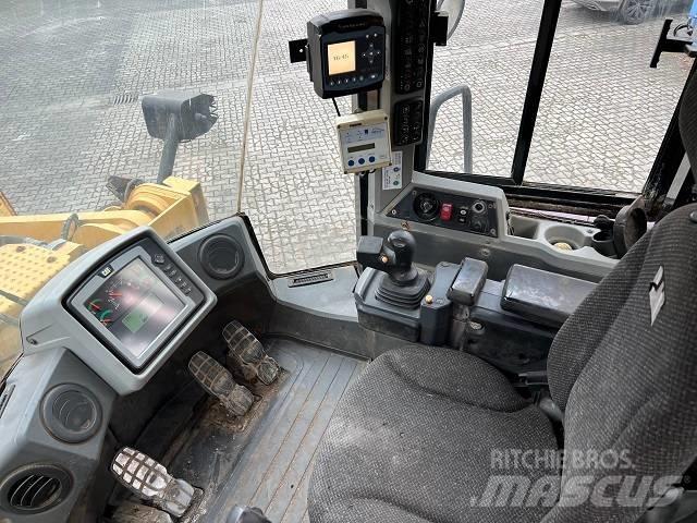 CAT 966 K Kolesni nakladalci