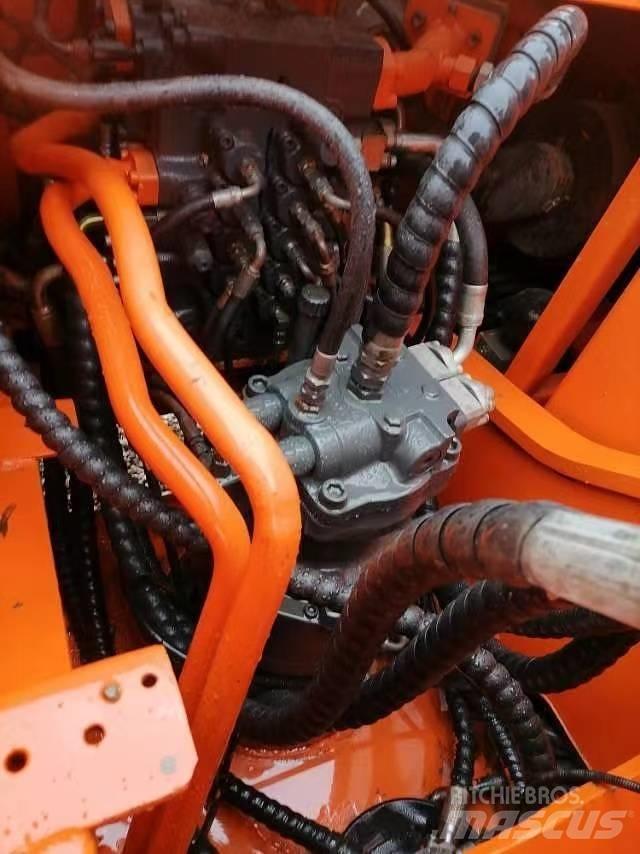 Doosan 225 LC-9 Bagri goseničarji