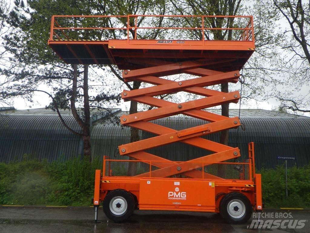 JLG 210-25 Škarjaste dvižne ploščadi