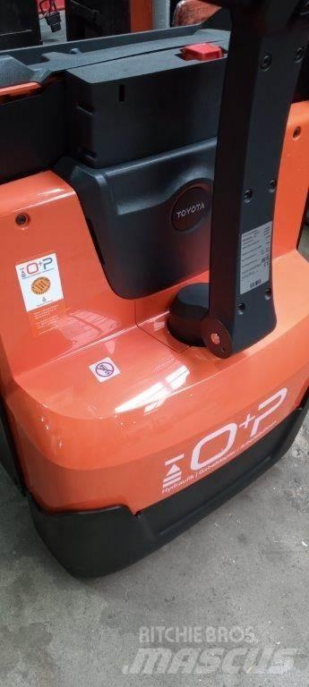 Toyota LWE 200 Električni nizko dvižni viličar