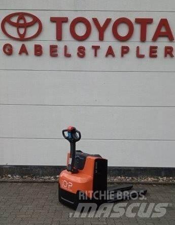 Toyota LWE 200 Električni nizko dvižni viličar