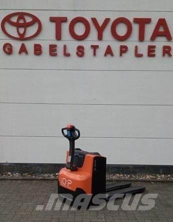 Toyota LWE 200 Električni nizko dvižni viličar