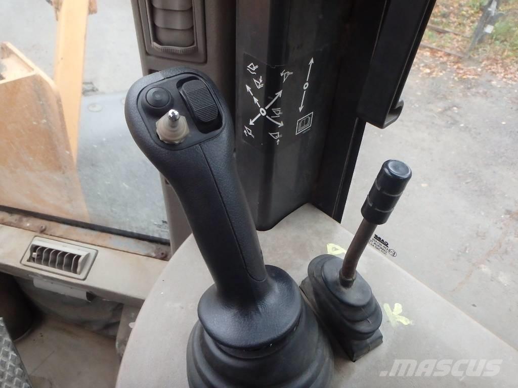 CASE 721 D 4x4 Kolesni nakladalci