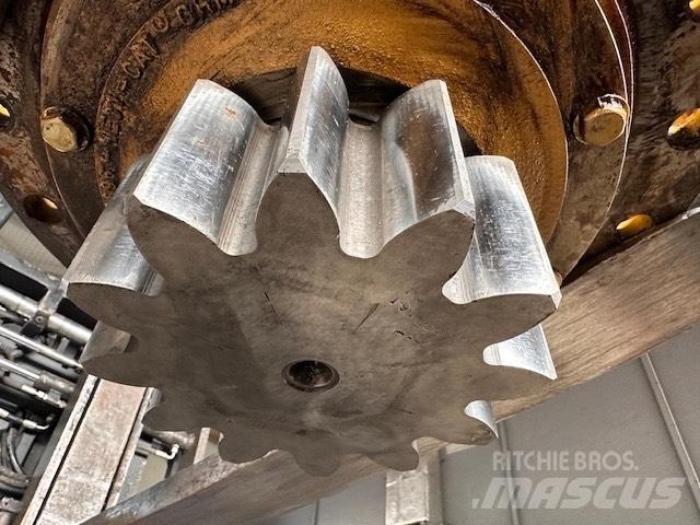 CAT 325 C Swing gear Menjalnik