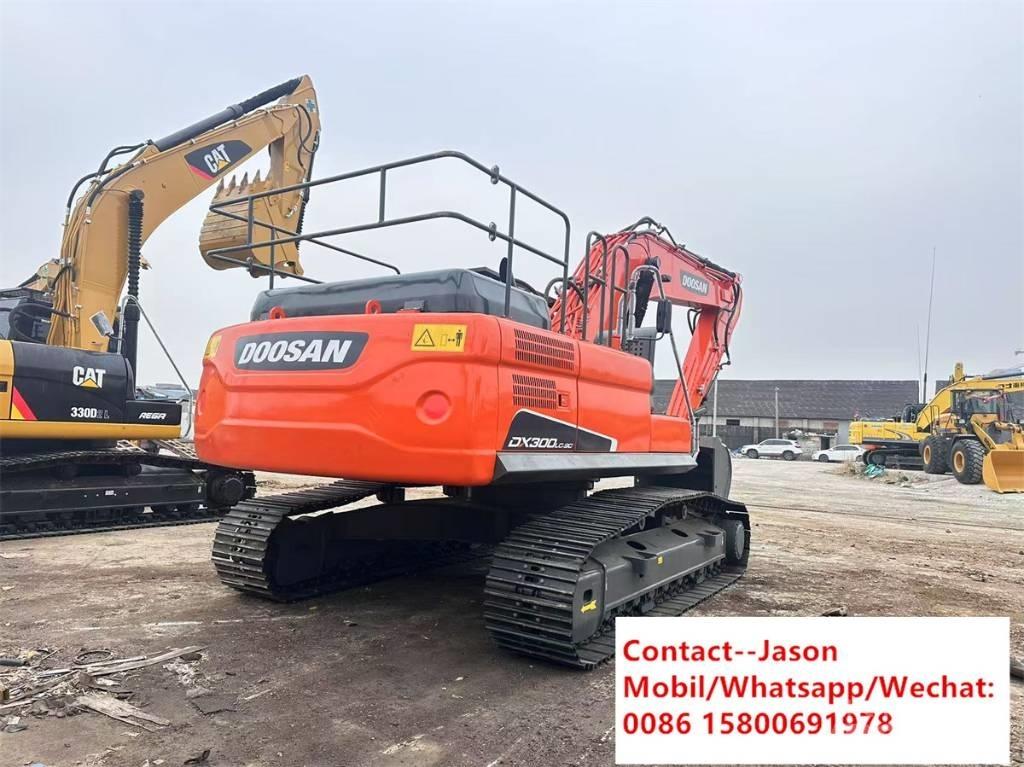 Doosan DX 300 LCA Bagri goseničarji