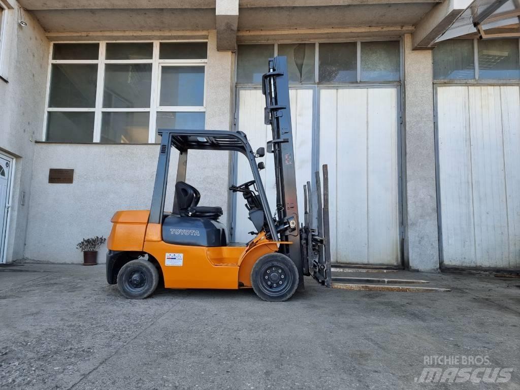 Toyota 02-7 FD 25 Dizelski viličarji