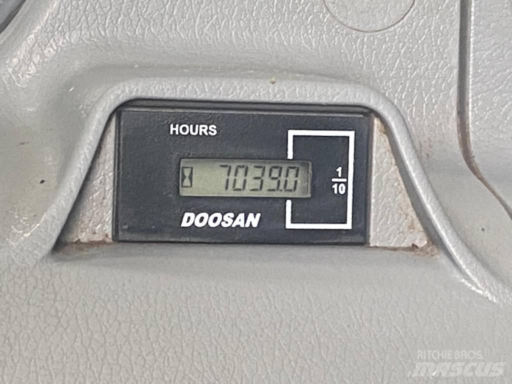 Doosan DX 300 LC-5 Bagri goseničarji