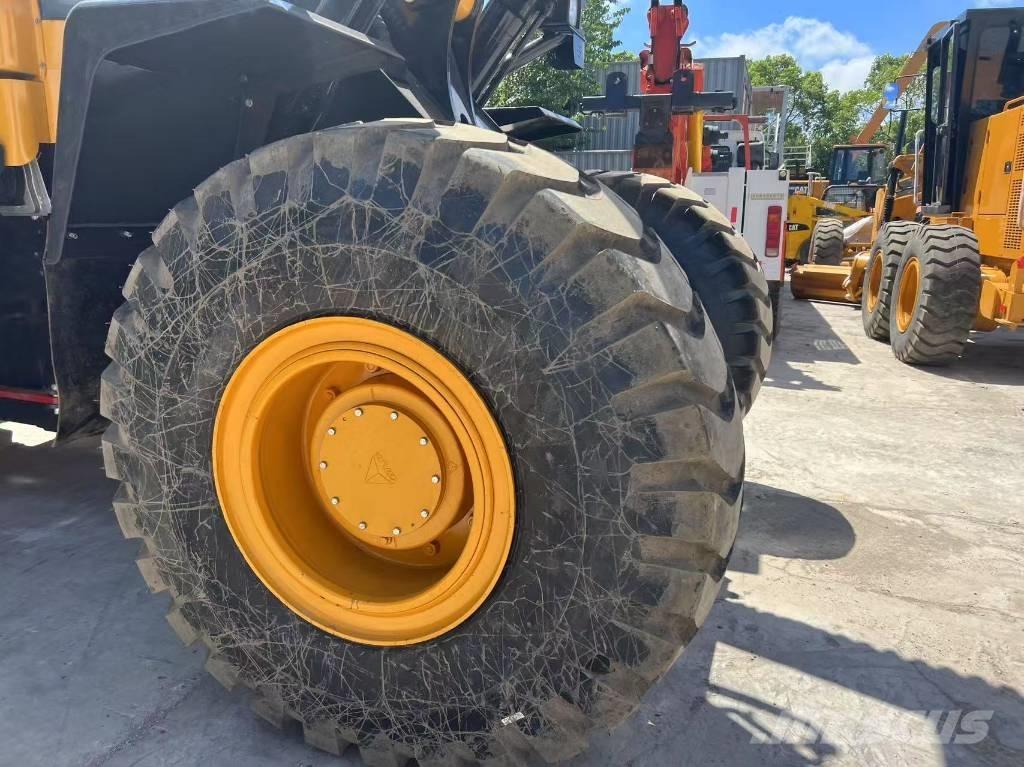 SDLG LG 958 L Kolesni nakladalci