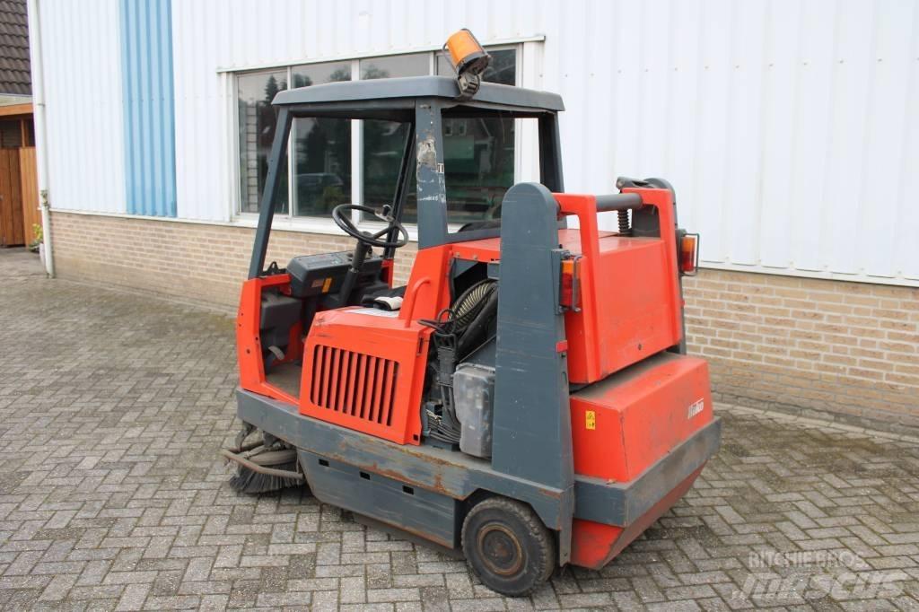  Hako-Jonas 1450E Cestni pometači