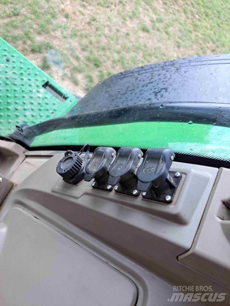 John Deere 8R410 Traktorji