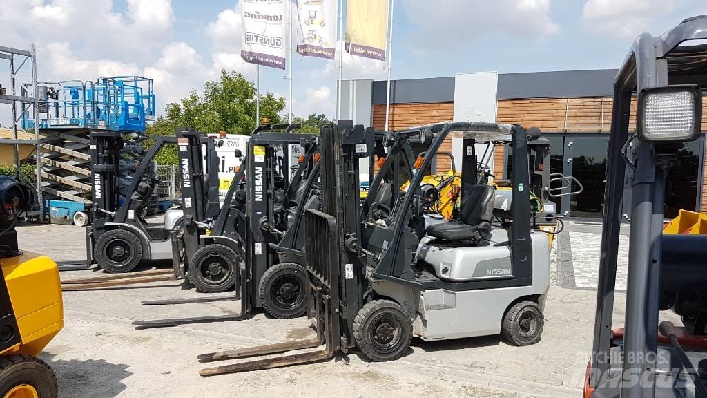 Nissan U1D2A25LQ Plinski viličarji