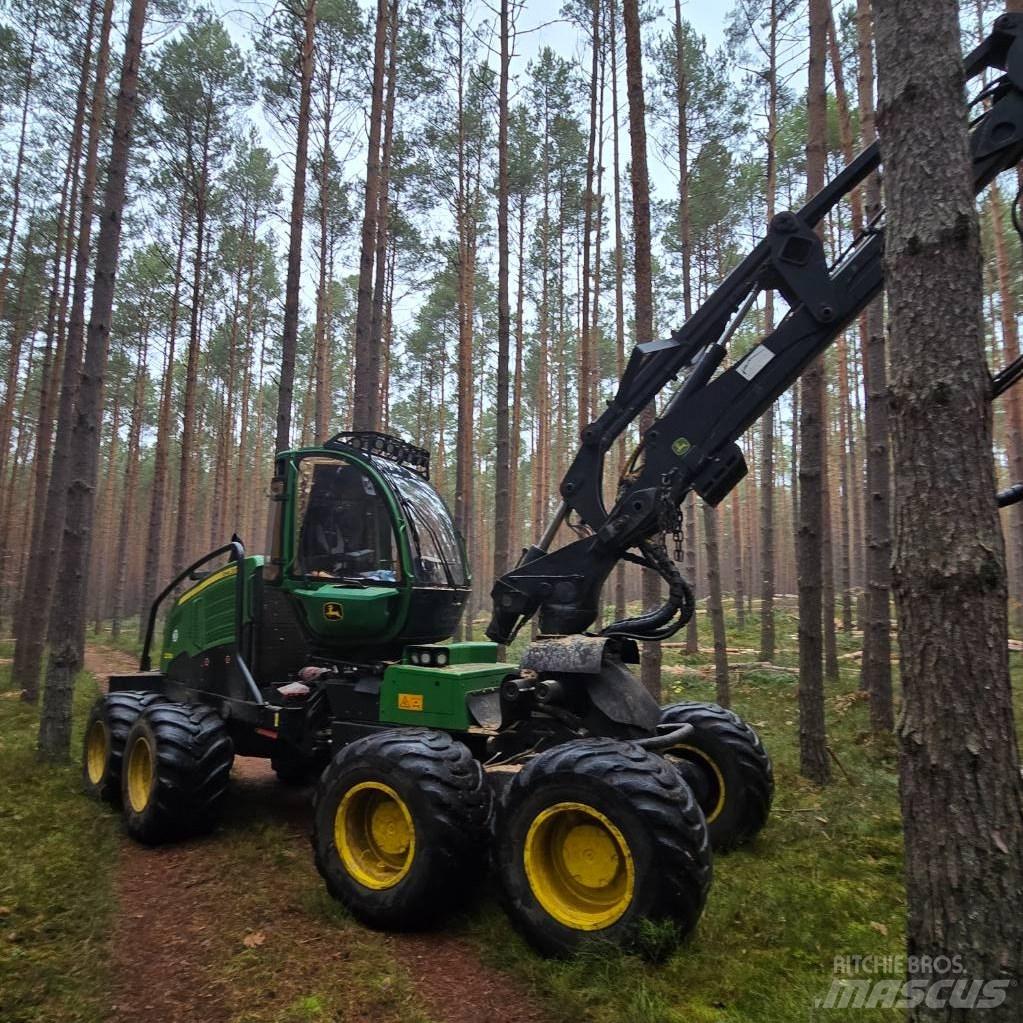 John Deere 1270E Harvesterji