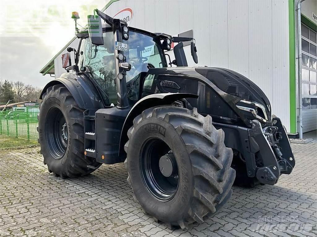Valtra q305 Traktorji