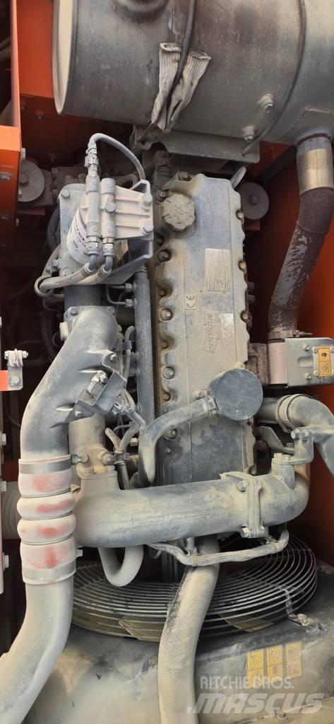 Doosan DX 210 W Bagri na kolesih