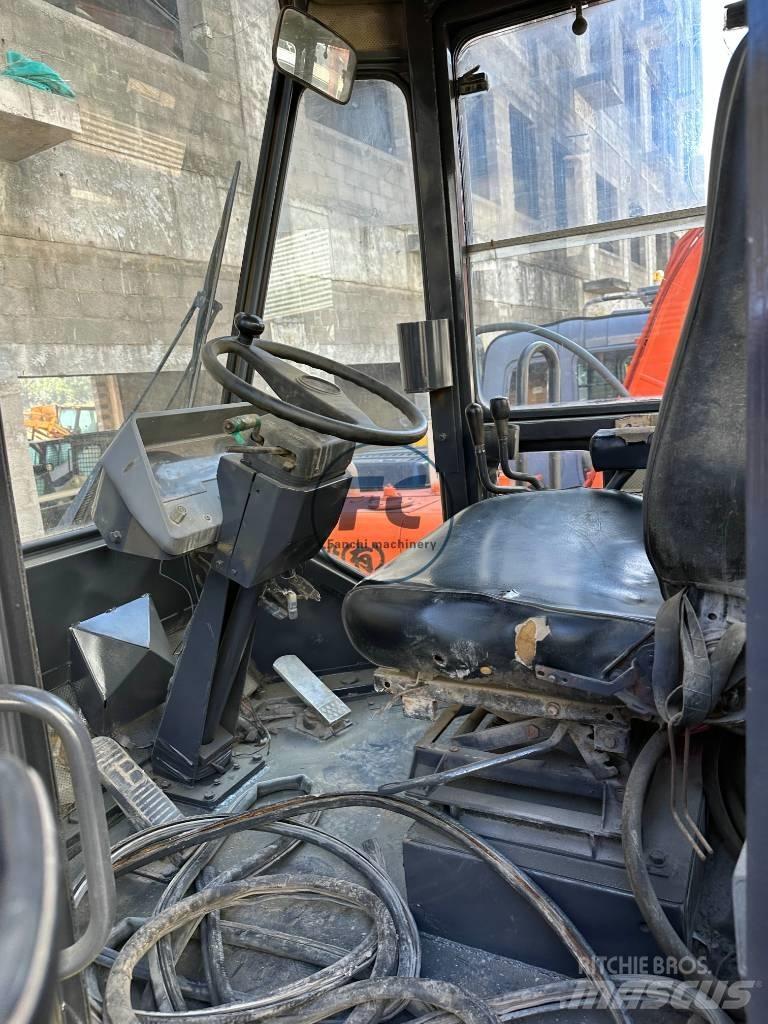 Komatsu WA 320 Kolesni nakladalci