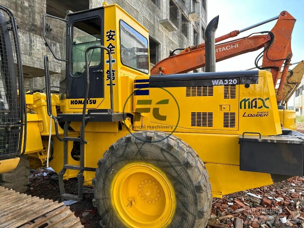 Komatsu WA 320 Kolesni nakladalci