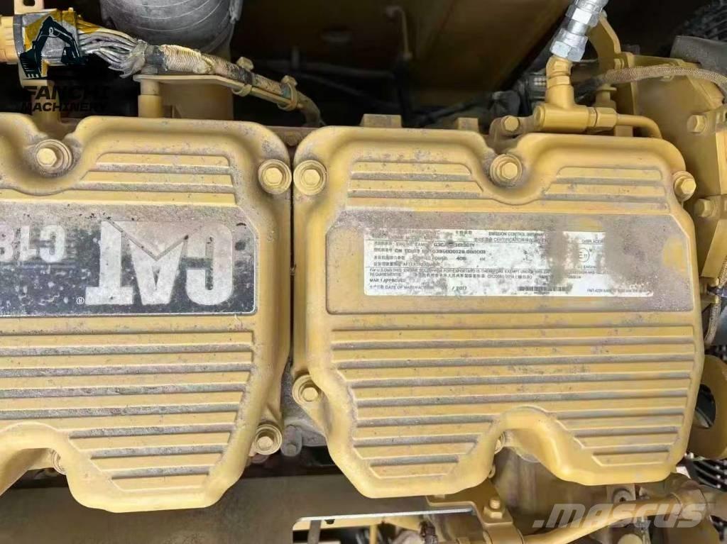 CAT 390F Bagri goseničarji