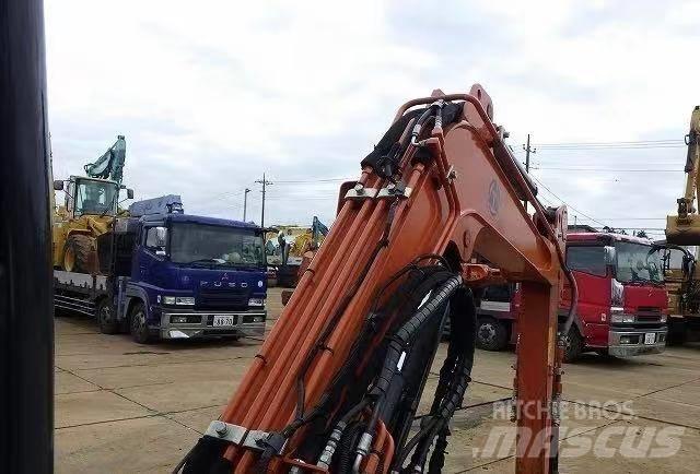 Hitachi 30 Mini bagri <7t