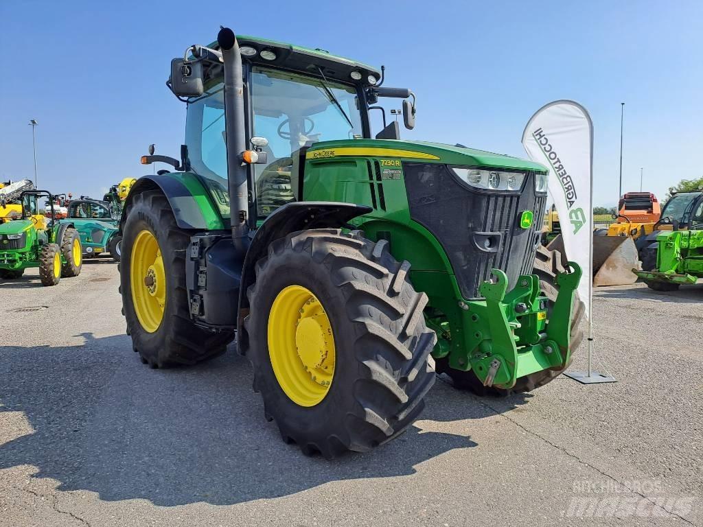John Deere 7230 R Traktorji
