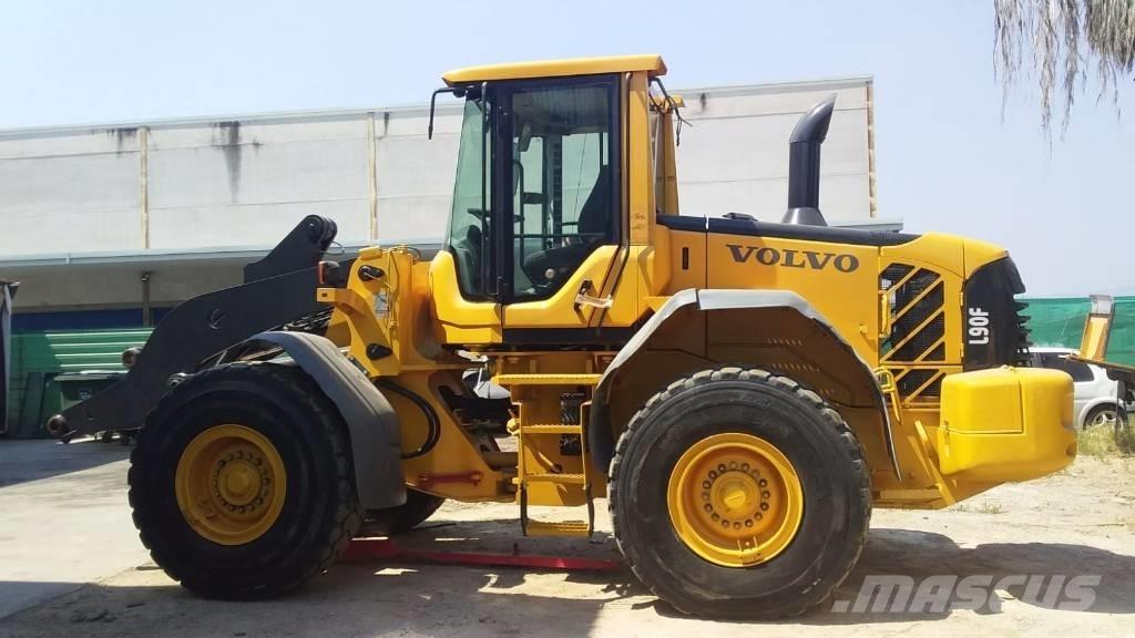 Volvo L90F Kolesni nakladalci