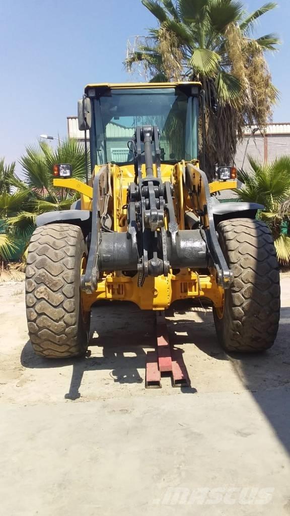 Volvo L90F Kolesni nakladalci