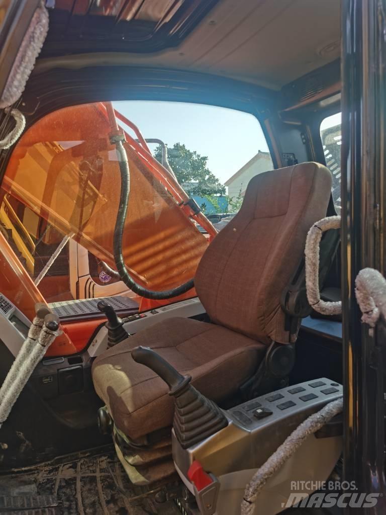 Doosan DX 225 LC Bagri goseničarji