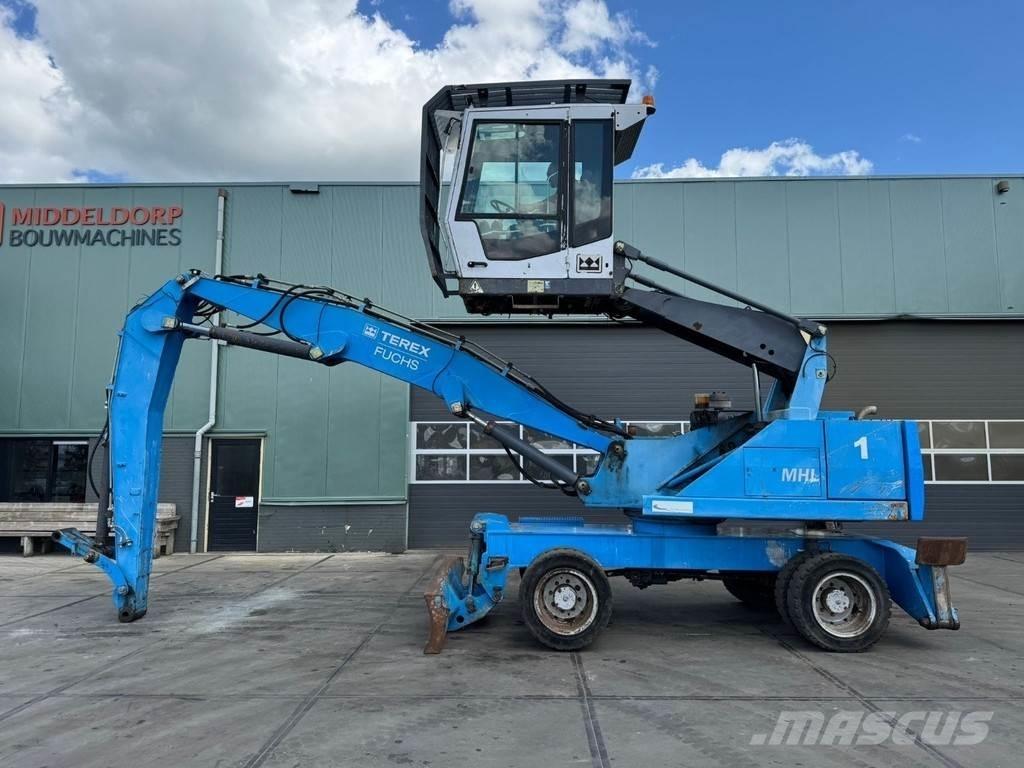 Fuchs MHL 320 Bagri za prekladanje primarnih/sekundarnih surovin