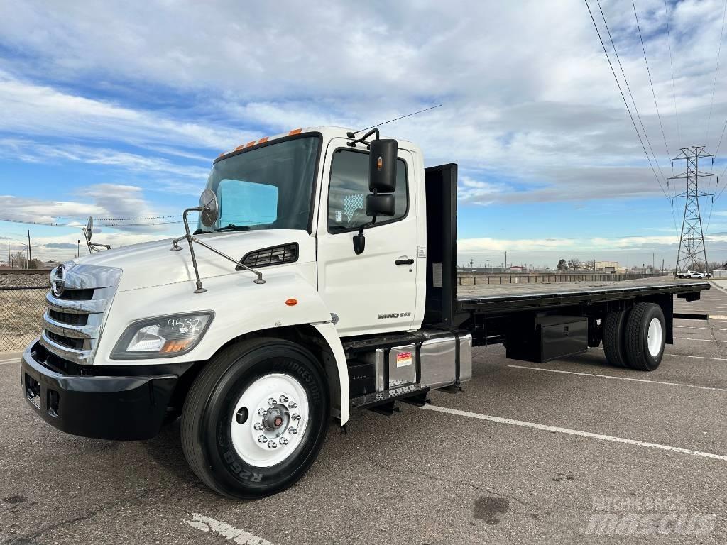 Hino 268 A Tovornjaki s kesonom/platojem