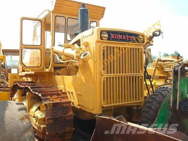 Komatsu d155a-1 Buldožerji goseničarji