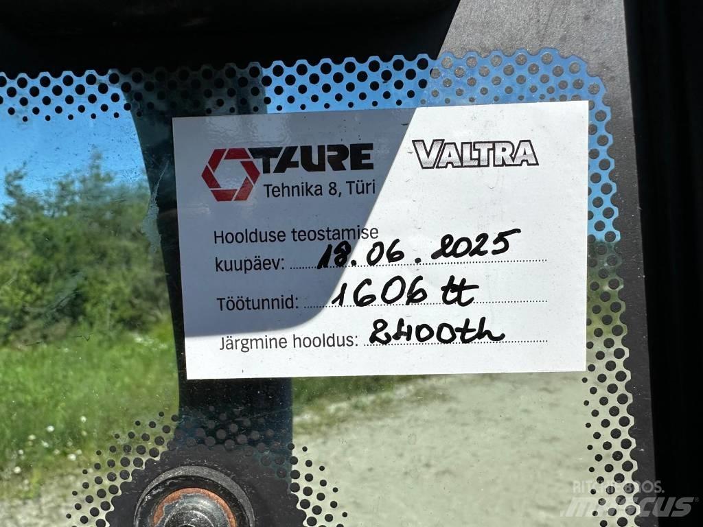 Valtra G 135 Versu Traktorji