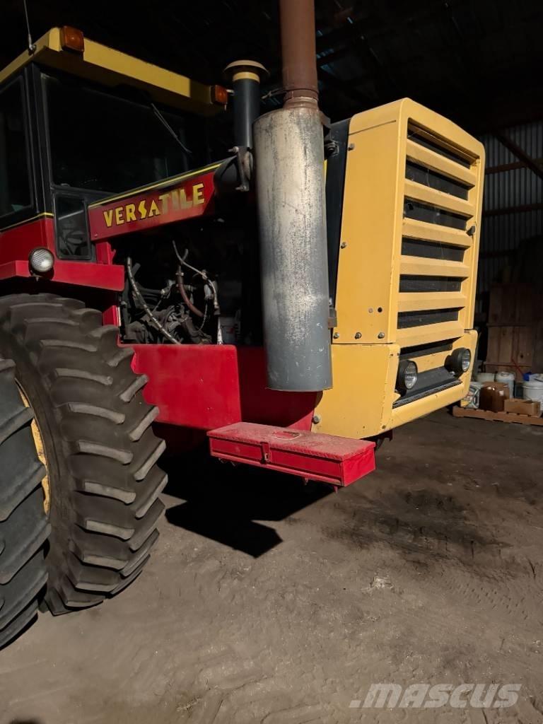 Versatile 835 Traktorji