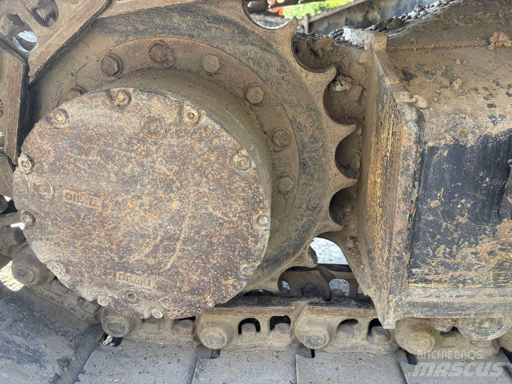 JCB JZ 140 LC Bagri goseničarji