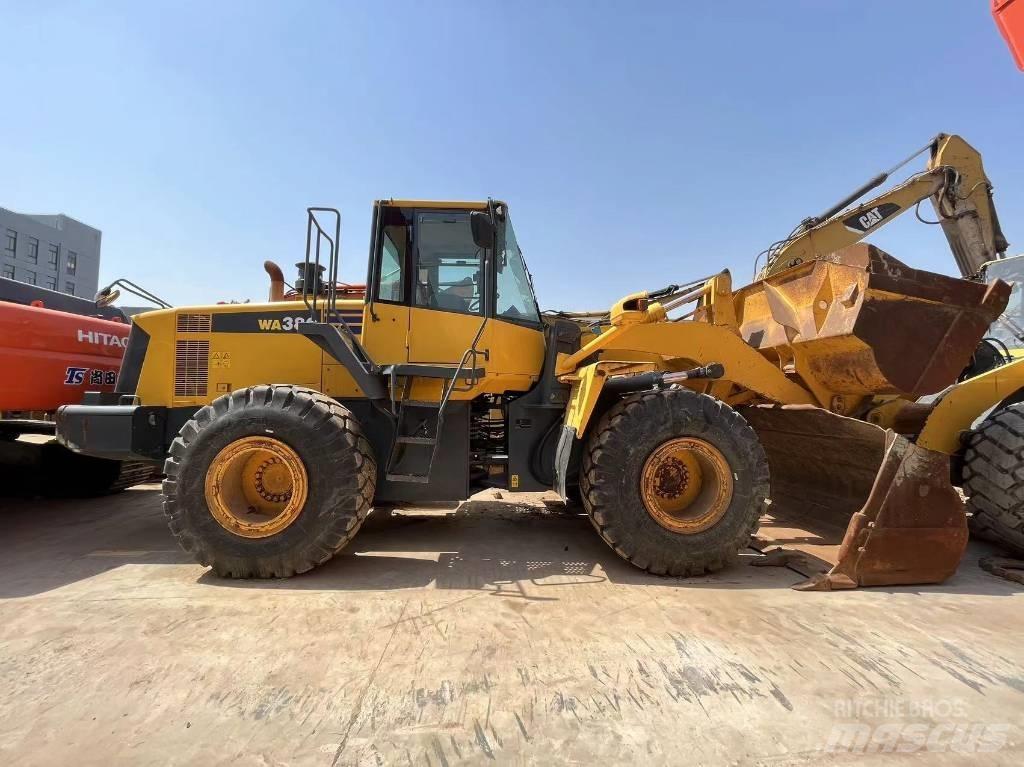 Komatsu WA 380 Kolesni nakladalci