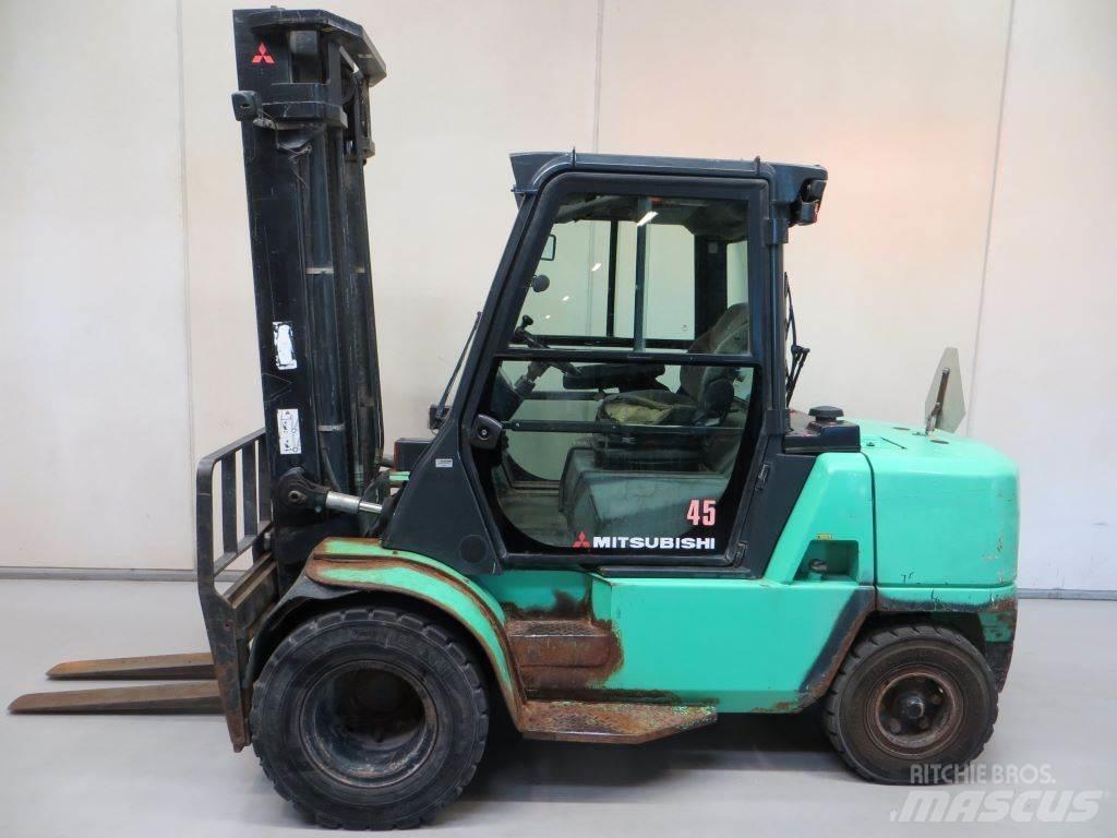 Mitsubishi FD45K Dizelski viličarji