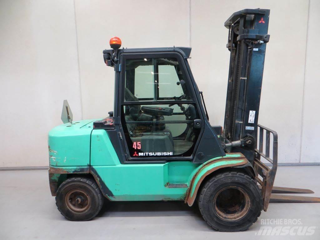 Mitsubishi FD45K Dizelski viličarji