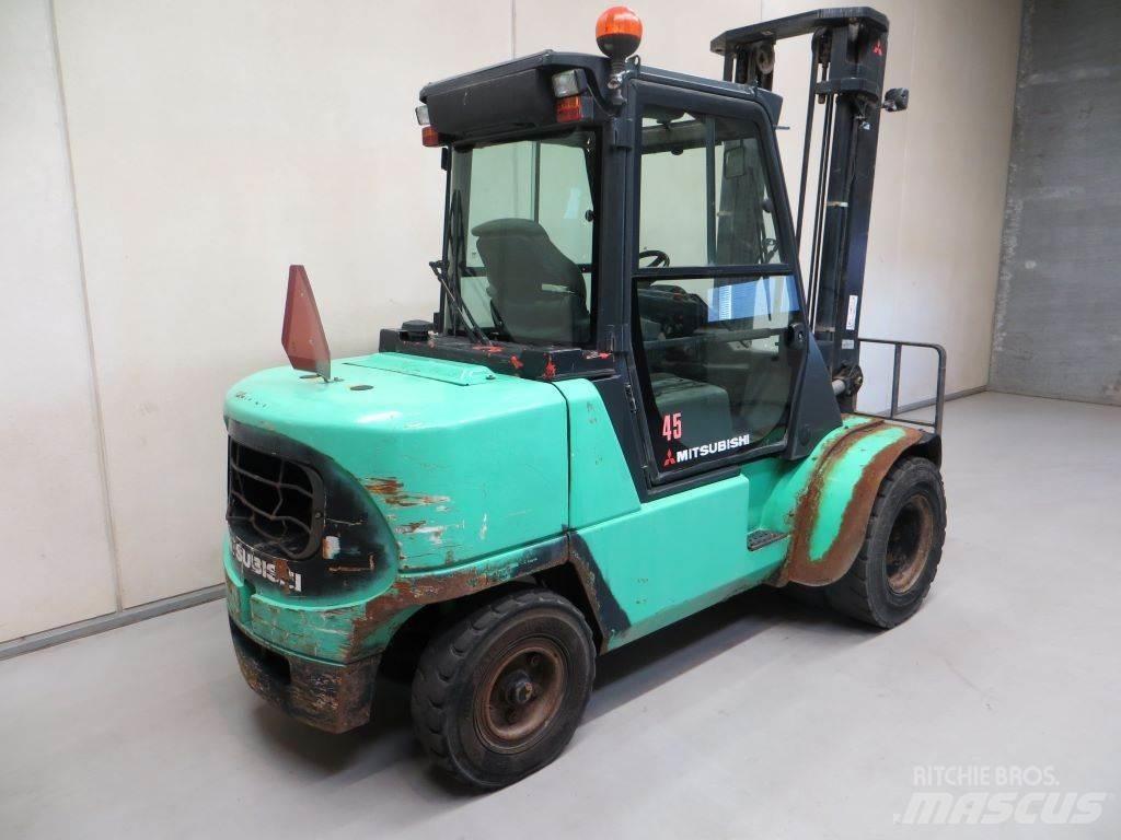 Mitsubishi FD45K Dizelski viličarji