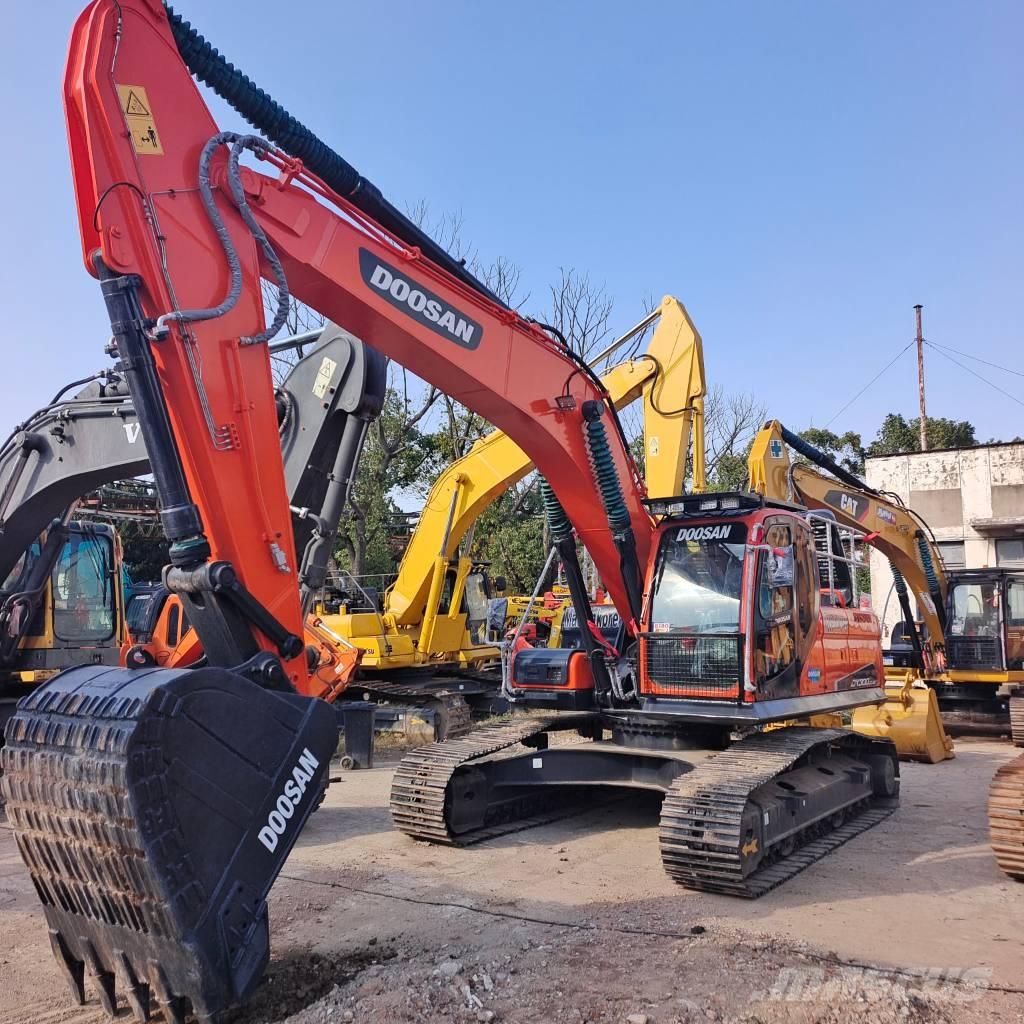 Doosan DX 300 LC Bagri goseničarji