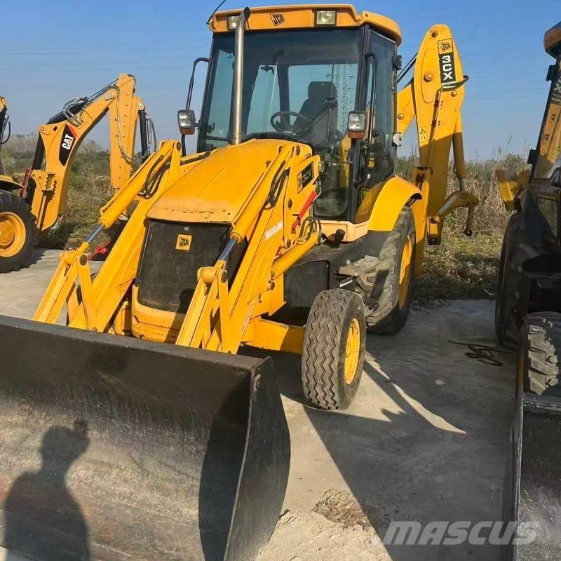 JCB 3 CX Kolesni nakladalci