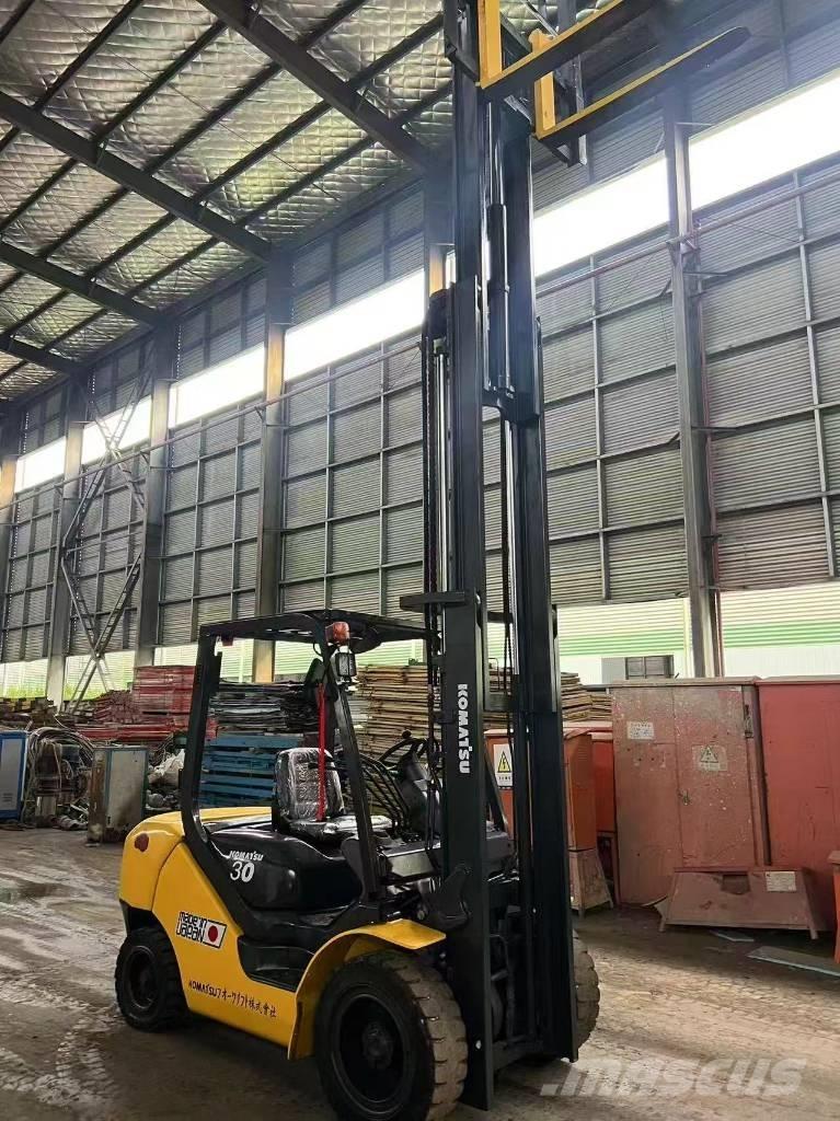 Komatsu FD 30 T-17 Dizelski viličarji