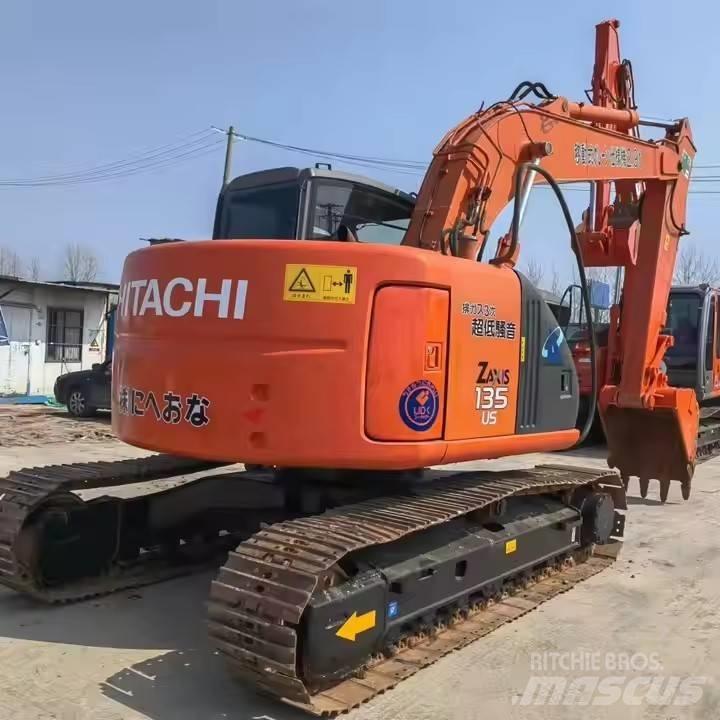 Hitachi ZX135 Bagri goseničarji
